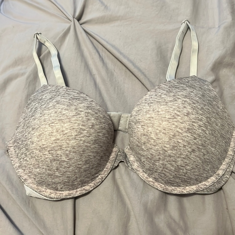 Victoria’s Secret bra, size 32B